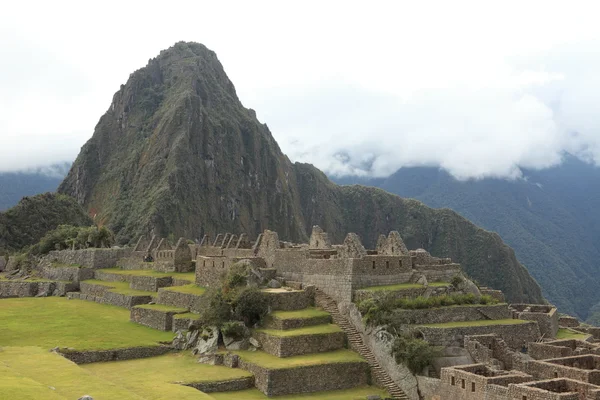 Machu Picchu Inka staden i molnen — Stockfoto