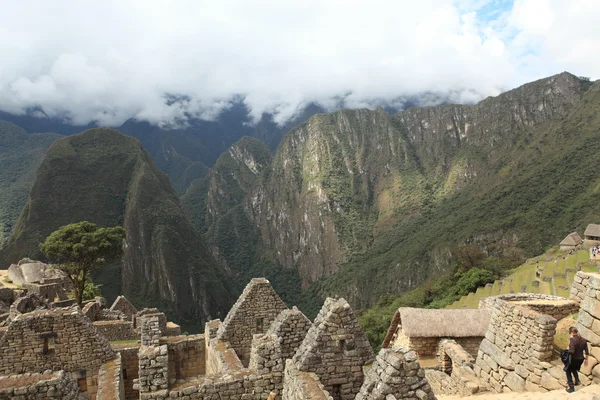 Machu Picchu, inka-byen i skyene – stockfoto