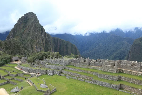 Machu Picchu de Inca stad in de wolken — Stockfoto