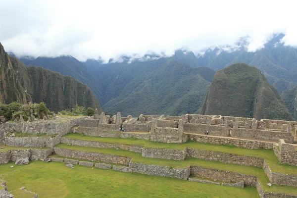 Machu Picchu la ciudad Inca en las nubes — Foto de Stock