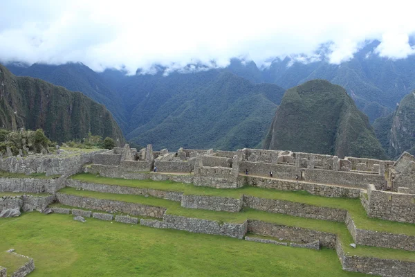 Machu picchu la ville cachée de l'inca dans les andes — Photo