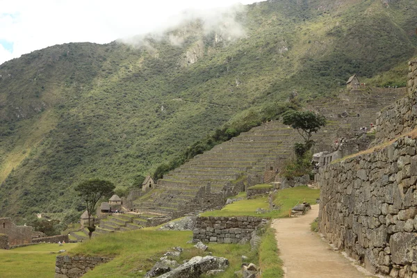 Machu picchu la ville cachée de l'inca dans les andes — Photo