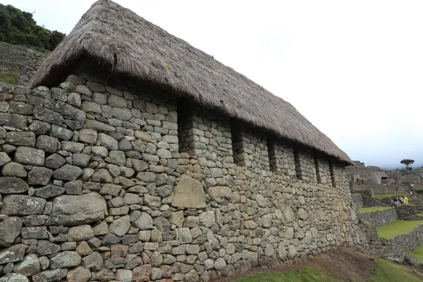 Machu picchu skryté město Inků v oblacích — Stock fotografie