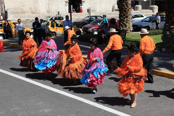 Traditionel Dancing Group in Arequipa Peru — Stock Photo, Image