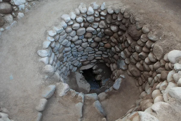 Un viejo pozo de la cultura Nazca — Foto de Stock