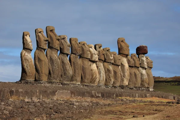 Pasen eiland moai standbeeld — Stockfoto