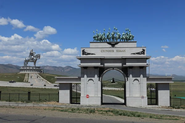 Genghis khan monumento em zonjin boldog — Fotografia de Stock