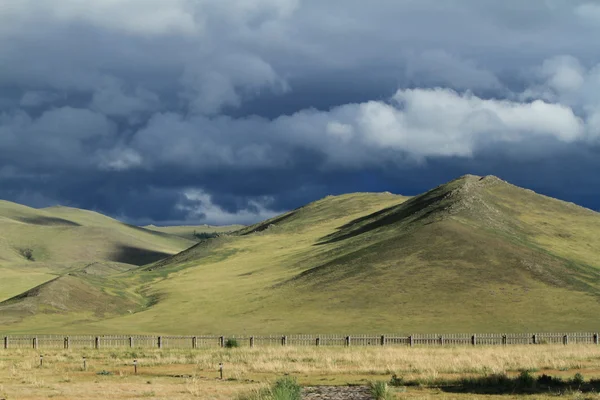 Regenseizoen in de Orhon vallei van Mongolië — Stockfoto