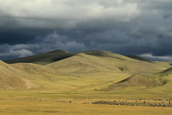 Saison des pluies dans la vallée de l'Orkhon en Mongolie — Photo