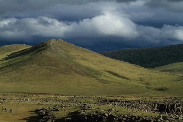 Regenseizoen in de Orhon vallei van Mongolië — Stockfoto