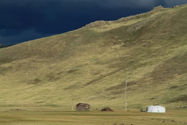 Pora deszczowa w orkhon valley w Mongolii — Zdjęcie stockowe