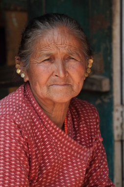 yaşlı kadın--dan nepal