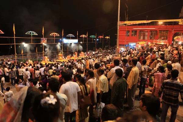 Heilige hindoe ceremonie in varanasi — Stockfoto