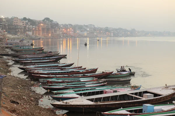 Los Santos Ghats de Varanasi en la India —  Fotos de Stock