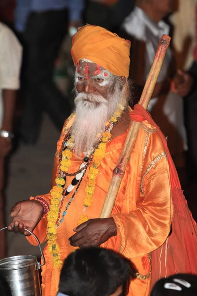 ヴァラナシ インドの聖なるサードゥ — ストック写真