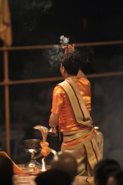 Kutsal sadhu