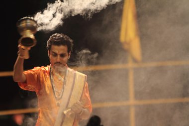 Kutsal sadhu