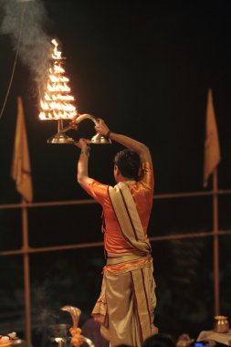 Kutsal sadhu