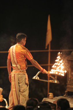 Kutsal sadhu