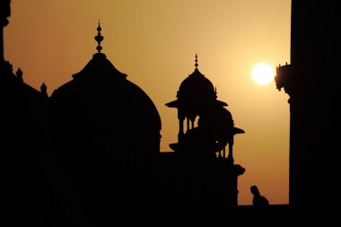 gün batımında taj mahal