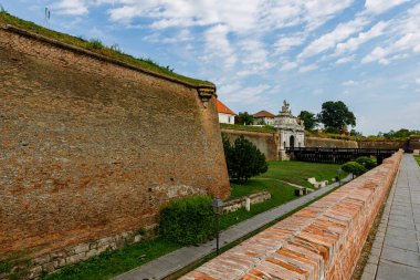 Romanya 'daki eski Alba Iulia kalesi, 09 Ağustos. 2021