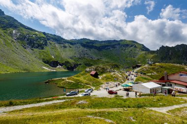 Romanya 'nın Karpatya Dağlarındaki Balea Gölü