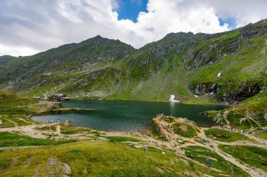 Romanya 'nın Karpatya Dağlarındaki Balea Gölü