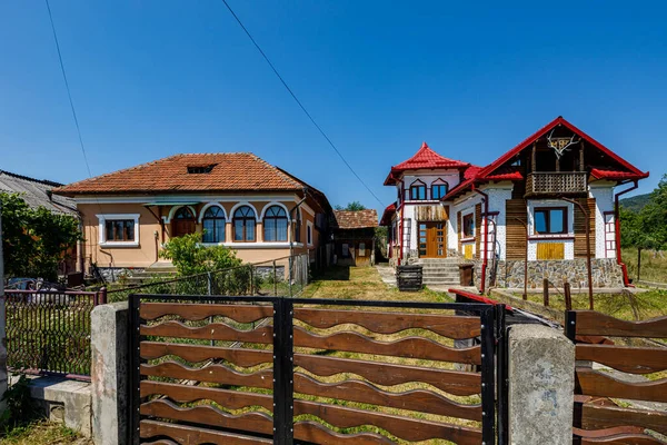 Wioska Domy Karpatach Rumunii — Zdjęcie stockowe