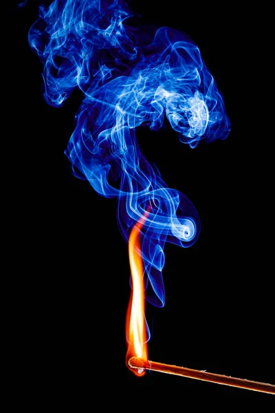 Пламя Дым Спички Черном Фоне — стоковое фото