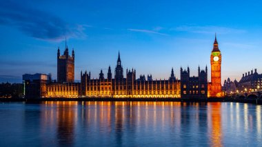 Londra 'da Big Ben ile parlamento evleri
