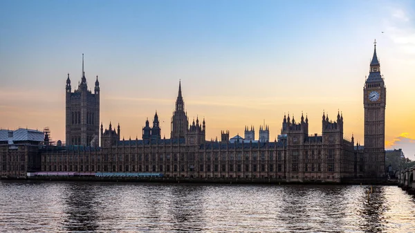 Σπίτια Του Κοινοβουλίου Τον Μπιγκ Μπεν Στο Λονδίνο — Φωτογραφία Αρχείου