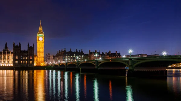 Σπίτια Του Κοινοβουλίου Τον Μπιγκ Μπεν Στο Λονδίνο — Φωτογραφία Αρχείου