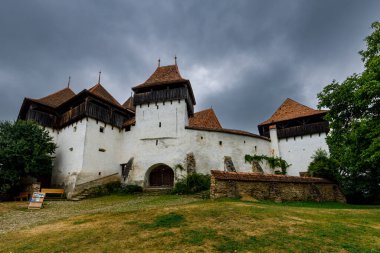 Romanya 'daki güçlendirilmiş Visrci Kilisesi