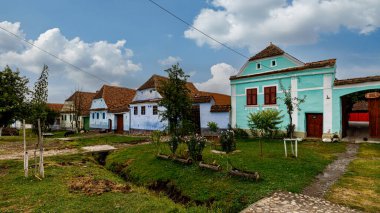 Romanya 'nın Viscri köyündeki çiftlik evleri