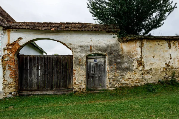 Gate Door Old Farmhouse Viscri Romania — Zdjęcie stockowe