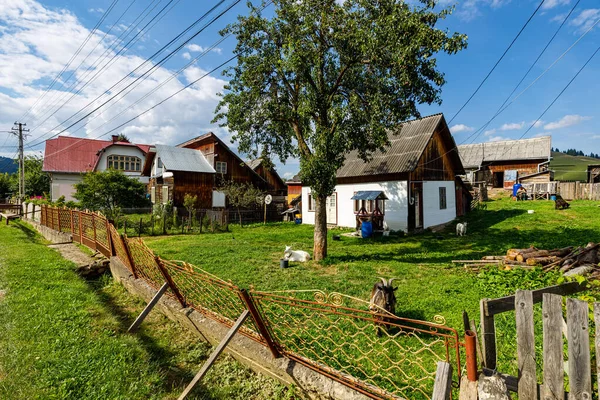 Maisons Anciennes Dans Village Moldovita Bucovine Roumanie — Photo