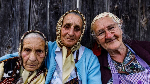 Seniorinnen Einem Dorf Rumänien — Stockfoto