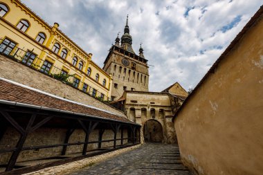 Transilvanya 'nın tarihi Sighisoara kenti Romanya