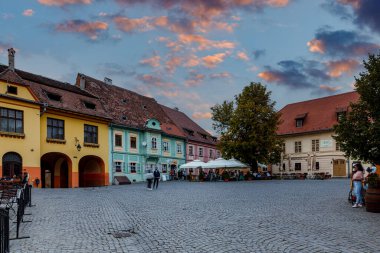 Transilvanya 'nın tarihi Sighisoara kenti Romanya