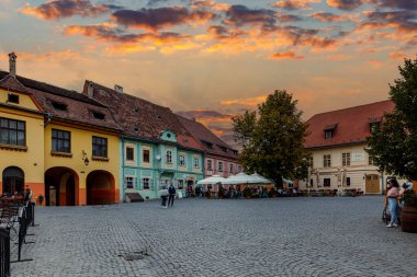 Transilvanya 'nın tarihi Sighisoara kenti Romanya