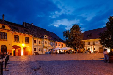 Transilvanya 'nın tarihi Sighisoara kenti Romanya