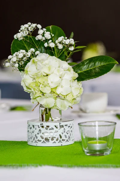 Dekoration Einer Hochzeitstafel — Stockfoto