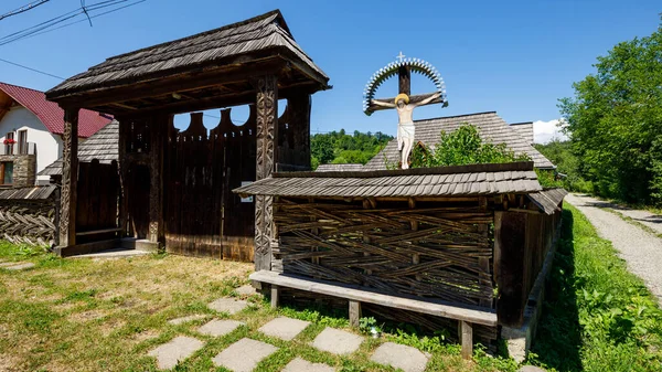 Tradiční Dveře Brána Starých Statkových Domů Maramures Rumunsko — Stock fotografie