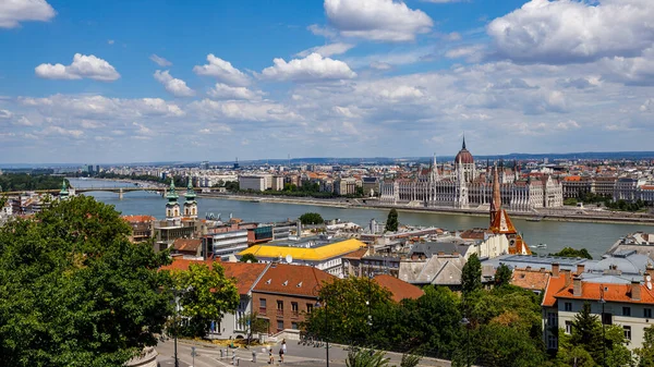 Die Stadt Budapest Mit Dem Parlamentsgebäude — Stockfoto