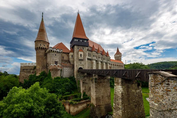 Corvin Castle n Hunedoara n Romania