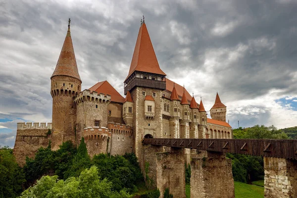 Corvin Castle n Hunedoara n Romania