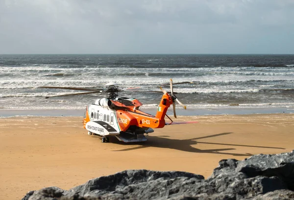 Lahinch Irland Oktober 2022 Irische Küstenwache Sikorsky Hubschrauber Rettungsmission Strand — Stockfoto