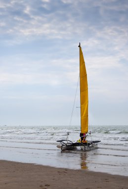 ile sarı yelken yelkenli