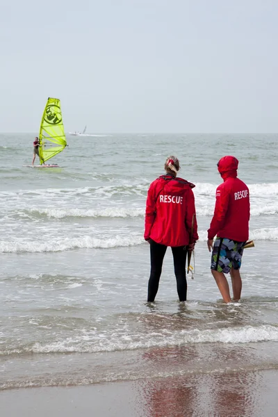 Beach rescue — Stock Photo, Image