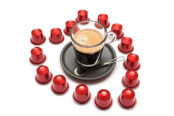 Eine Tasse Espresso-Kaffeekapseln — Stockfoto